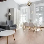 Starowislna 37 With Mezzanine By Bookinghost Apartmán