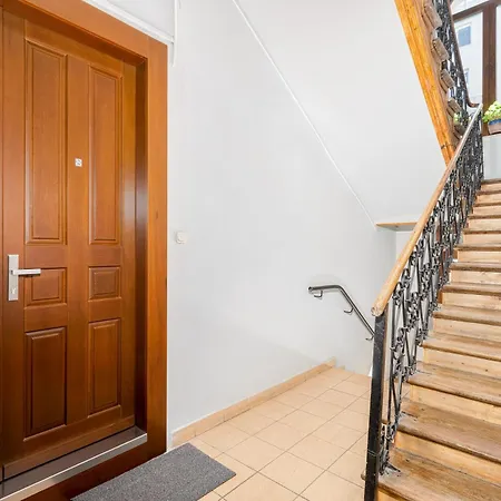 Starowislna 37 With Mezzanine By Bookinghost Krakov