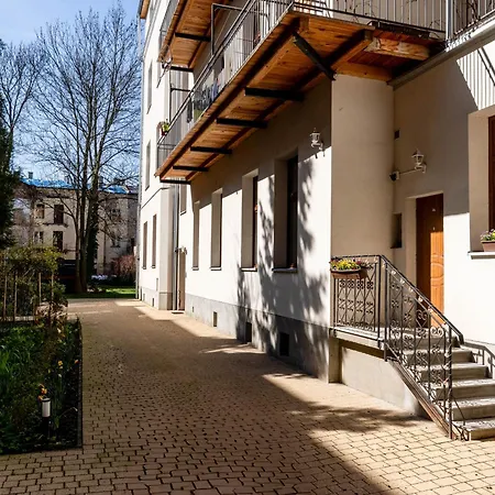 Starowislna 37 With Mezzanine By Bookinghost Krakkó